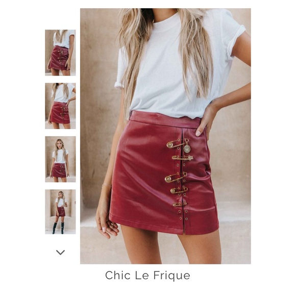 Gorgeous mini skirt with golden Accent - Picture 1 of 4